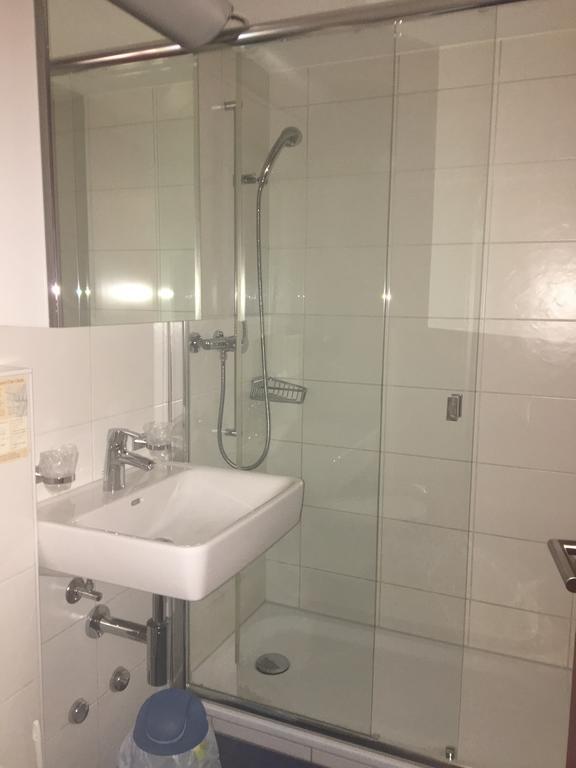 Zak Neuhausen Hostel Neuhausen Am Rheinfall Luaran gambar