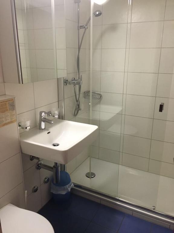 Zak Neuhausen Hostel Neuhausen Am Rheinfall Luaran gambar